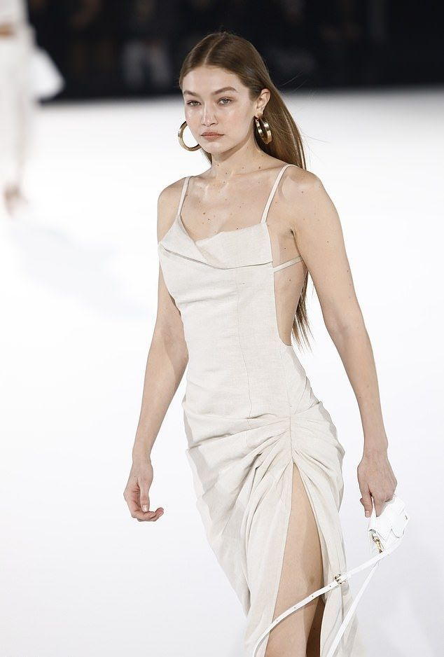 Elena Schneider